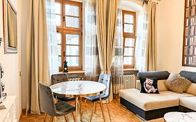 Luxury Decor & Amazing Island Views, Center! 5Mins Rynek